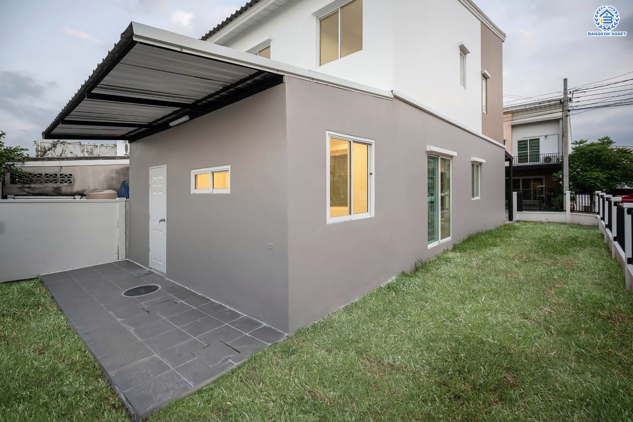 บ้านมือสองตกแต่งใหม่ โครงการ พลีโน่ รัตนาธิเบศร์-ชัยพฤกษ์ คุณภาพแบรนด์ AP ทาวน์เฮ้าส์หลังมุม เนื้อที่ 40.8 ตร.ว. ฟังก์ชัน 3 ห้องนอน 2 ห้องน้ำ 2 ที่จอดรถ ติดถนนเมน พร้อมเข้าอยู่ เชื่อมต่อหลายเส้นทาง ใกล้รถไฟฟ้าสายสีม่วง "สถานีบางพลู" และเซ็นทรัลเวสต์เกต